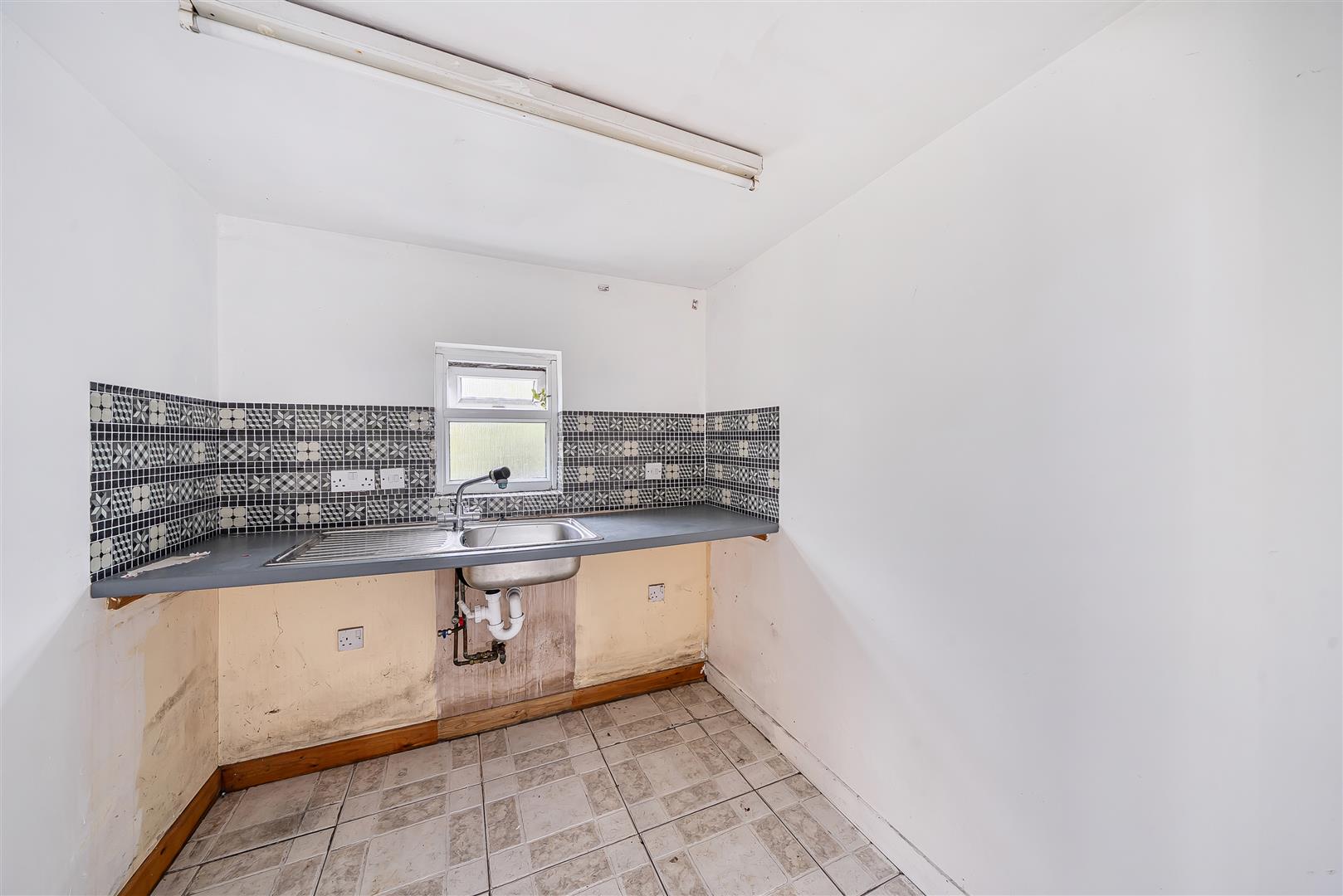 Upper Gendros Crescent, Gendros, Swansea, SA5 8DY